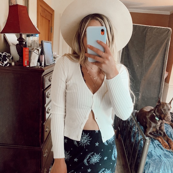 Forever 21 Sweaters - FOREVER 21 SWEATER